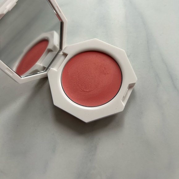 Fenty beauty cheeks out “petal poppin” - Picture 3 of 4